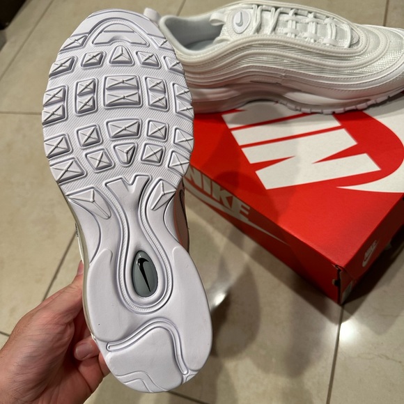 Brand New - Size 9.5 - Airmax 97 - Picture 3 of 3